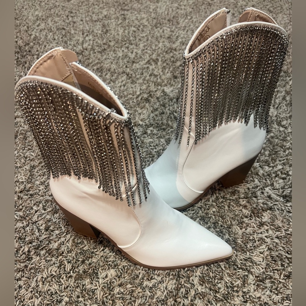 Sparkly white miss Lola boots size 9